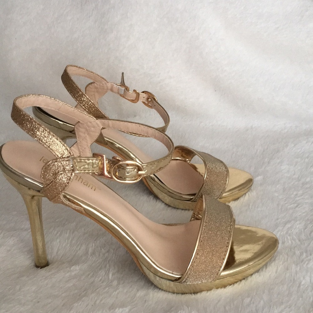 Shoes - Picture 2 of 4